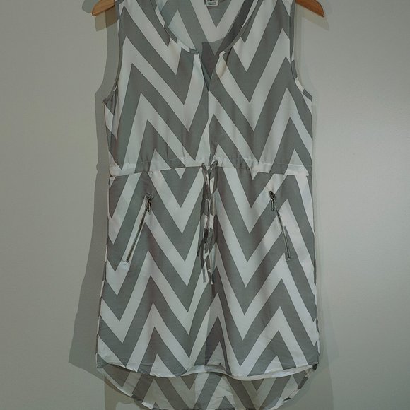 Dress - Picture 3 of 6